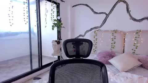 Rose online show from October 31, 2025, 2:07 pm