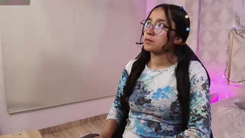 rosee_tay1 online show from December 20, 2025, 11:50 am