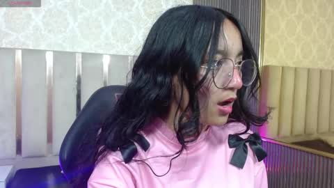 rosee_tay1 online show from January 19, 2026, 3:10 am