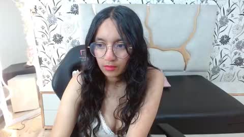rosee_tay1 online show from February 2, 2026, 3:27 am