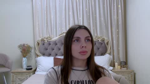 Snapshot of rosehubbard chatting on January 15, 2025, 11:10 am Rose Hubbard online show from January 15, 2025, 11:10 am