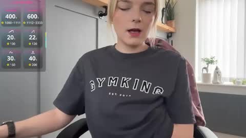 Snapshot of rosekate97 chatting on October 8, 2025, 10:02 am rose97 online show from October 8, 2025, 10:02 am