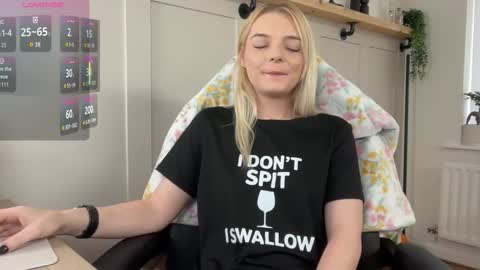 Snapshot of rosekate97 chatting on October 29, 2025, 9:00 am rose97 online show from October 29, 2025, 9:00 am