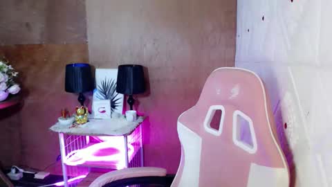 Snapshot of rosella_xx chatting on October 4, 2025, 2:59 pm TONETH online show from October 4, 2025, 2:59 pm