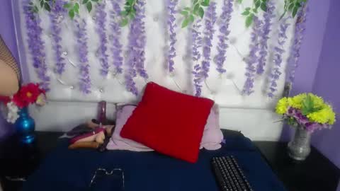 Julieta online show from December 10, 2024, 7:00 pm