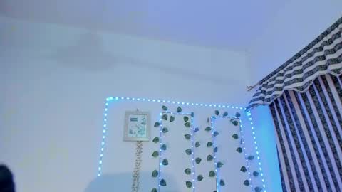 Snapshot of roselyn_caprice chatting on April 21, 2026, 1:42 am roselyn online show from April 21, 2026, 1:42 am