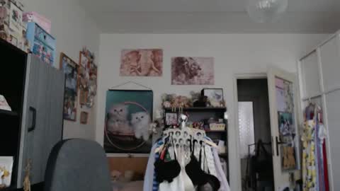 Rose online show from November 14, 2025, 1:21 pm