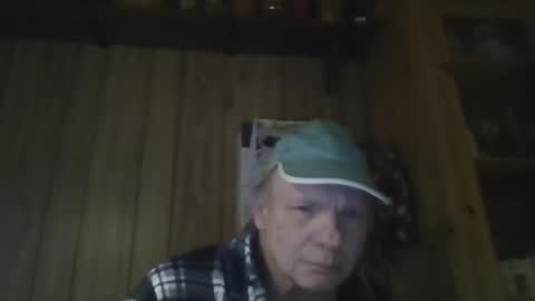 Snapshot of roses2u1958 chatting on February 2, 2025, 2:24 pm roses2u1958 online show from February 2, 2025, 2:24 pm