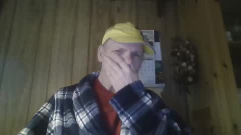 Snapshot of roses2u1958 chatting on March 8, 2026, 6:17 am roses2u1958 online show from March 8, 2026, 6:17 am