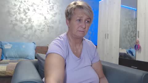 Lovepinklilly online show from December 1, 2024, 4:29 pm