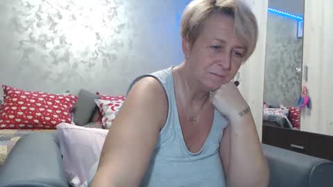 Lovepinklilly online show from December 10, 2024, 5:22 pm