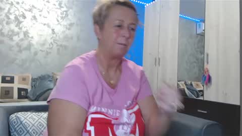 Lovepinklilly online show from December 21, 2024, 6:12 pm
