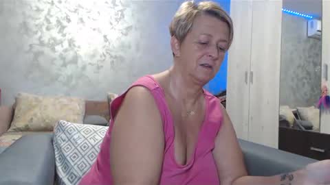 Lovepinklilly online show from December 24, 2024, 6:50 pm