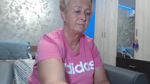 Lovepinklilly online show from December 29, 2024, 6:05 pm