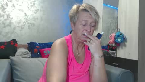 Lovepinklilly online show from March 19, 2026, 5:50 pm