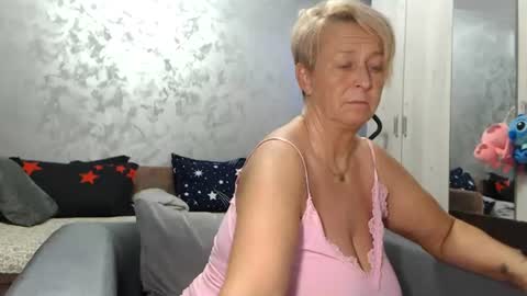 Lovepinklilly online show from August 3, 2026, 4:44 pm