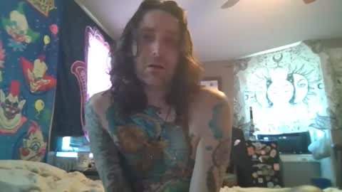 roses_xoxo online show from April 14, 2026, 9:10 pm