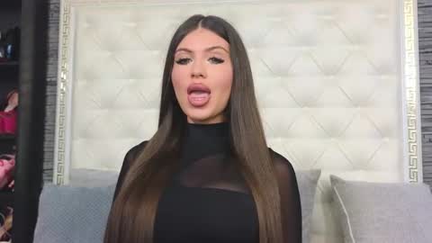 Snapshot of rosevanessa chatting on September 18, 2025, 6:04 am Gabriela online show from September 18, 2025, 6:04 am