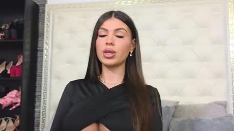 Snapshot of rosevanessa chatting on October 20, 2025, 6:03 am Gabriela online show from October 20, 2025, 6:03 am