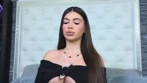 Snapshot of rosevanessa chatting on February 16, 2026, 6:20 am Gabriela online show from February 16, 2026, 6:20 am