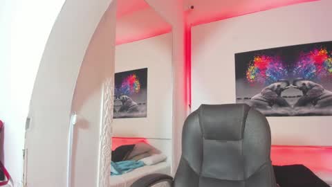 rosi_cooper online show from February 4, 2025, 10:43 am