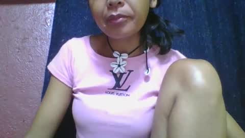 Snapshot of rosia685234 chatting on February 22, 2025, 4:40 am rosia685234 online show from February 22, 2025, 4:40 am