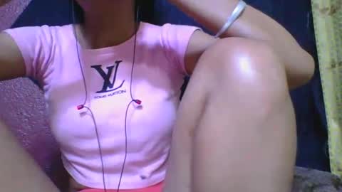 rosia685234 online show from November 3, 2025, 5:25 pm