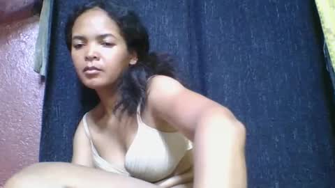 rosia685234 online show from December 5, 2025, 4:14 pm