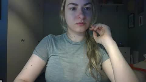 Snapshot of rosie_june chatting on March 11, 2026, 7:47 am Rosie online show from March 11, 2026, 7:47 am