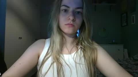 Snapshot of rosie_june chatting on March 31, 2026, 6:47 am Rosie online show from March 31, 2026, 6:47 am