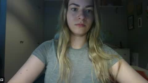 Snapshot of rosie_june chatting on July 15, 2026, 6:51 am Rosie online show from July 15, 2026, 6:51 am