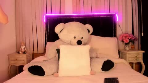 Snapshot of rosita_es chatting on October 2, 2025, 3:35 am Rosita se online show from October 2, 2025, 3:35 am