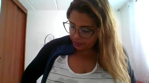 Snapshot of rossanalionheart chatting on March 2, 2025, 12:01 pm Rossana  online show from March 2, 2025, 12:01 pm