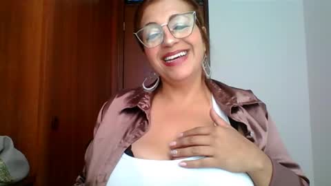 Rossana  online show from April 25, 2026, 1:41 pm