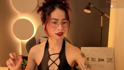 Snapshot of rosse_98_ chatting on March 9, 2026, 1:15 pm Miss Rosse online show from March 9, 2026, 1:15 pm