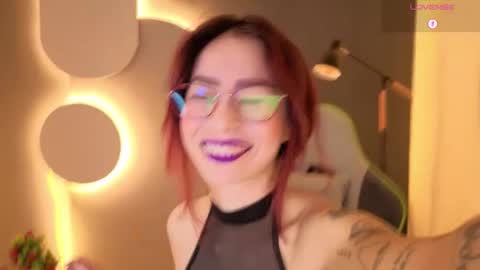 Snapshot of rosse_98_ chatting on March 15, 2026, 12:33 pm Miss Rosse online show from March 15, 2026, 12:33 pm