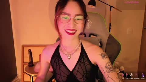 Snapshot of rosse_98_ chatting on April 13, 2026, 12:43 pm Miss Rosse online show from April 13, 2026, 12:43 pm