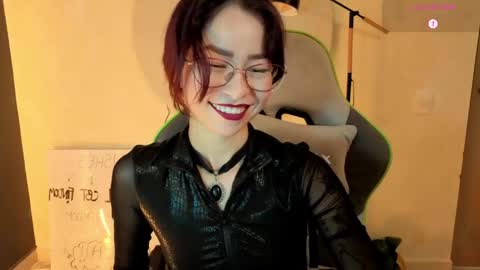 Snapshot of rosse_98_ chatting on May 7, 2026, 12:43 pm Miss Rosse online show from May 7, 2026, 12:43 pm