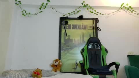 Snapshot of rosse_dredd chatting on May 14, 2026, 1:29 pm Anal for the first time 40000tks online show from May 14, 2026, 1:29 pm