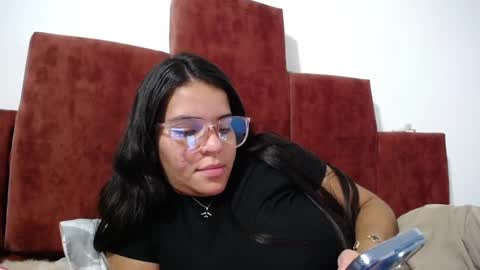 Snapshot of rossebunny25 chatting on January 11, 2025, 1:27 am Rosse online show from January 11, 2025, 1:27 am