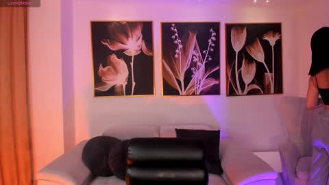 Snapshot of rossierhoades chatting on October 25, 2025, 7:30 pm Rossie Rhoades online show from October 25, 2025, 7:30 pm