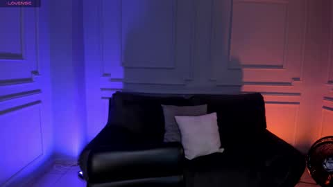 Snapshot of rossierhoades chatting on October 31, 2025, 7:59 pm Rossie Rhoades online show from October 31, 2025, 7:59 pm