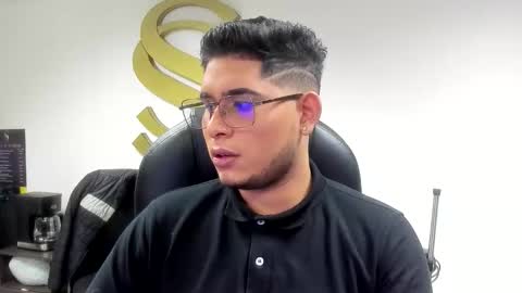 roswall25 online show from January 18, 2026, 4:11 pm