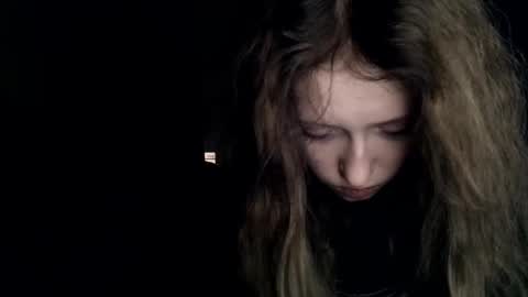 rosy_petal online show from December 16, 2025, 6:29 am