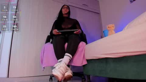 rosyejones online show from October 26, 2025, 3:12 am