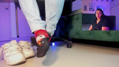 rosyejones online show from November 28, 2025, 4:04 am