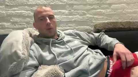 Snapshot of rotteei1 chatting on March 9, 2026, 7:01 am rotteei1 online show from March 9, 2026, 7:01 am