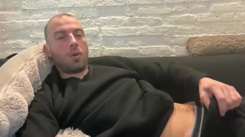 Snapshot of rotteei1 chatting on March 29, 2026, 10:15 am rotteei1 online show from March 29, 2026, 10:15 am