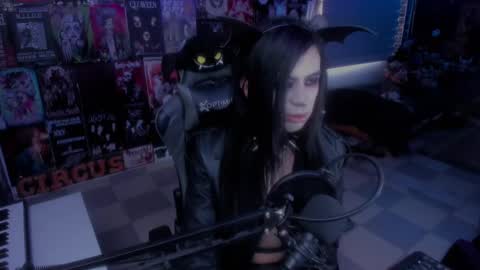 Snapshot of rotten_dreams chatting on February 9, 2025, 9:39 pm rot online show from February 9, 2025, 9:39 pm