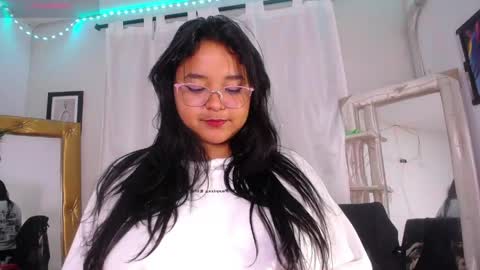 rous_25 online show from May 7, 2026, 2:17 am
